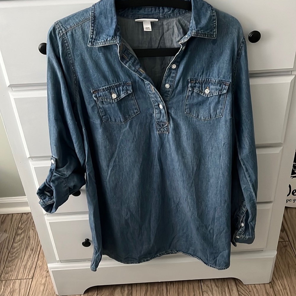 Liz Lange maternity chambray tunic shirt